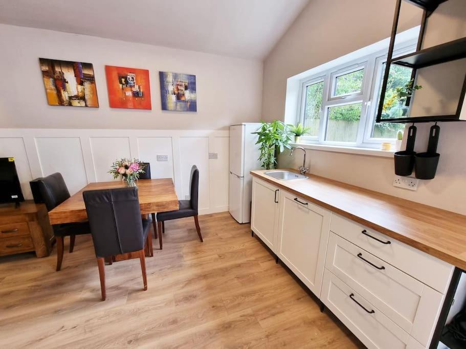 Charming Cottage Next To John Radcliffe Hospital With Free Parking Οξφόρδη Εξωτερικό φωτογραφία